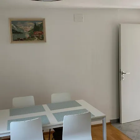 Semper Liberi Lägenhet *